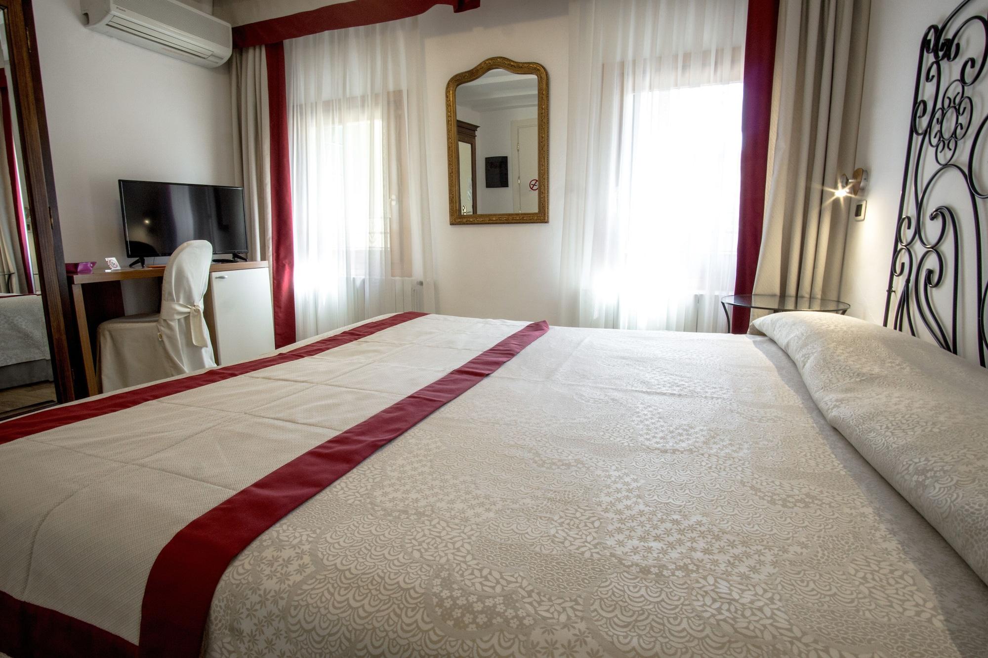 Hotel Antigo Trovatore Венеция Екстериор снимка